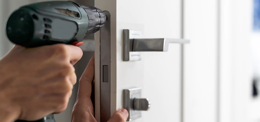 Locksmith For Lock Replacement Near Me in Parlier, CA