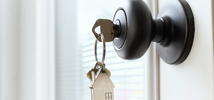 Bifold Door Knob Replacement in Parlier, California