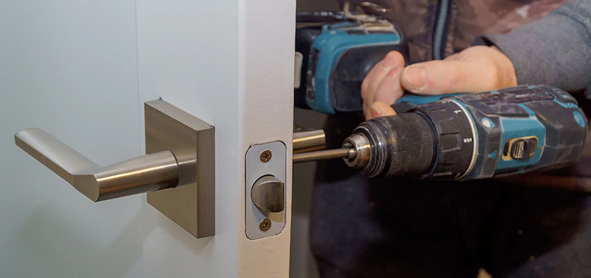 Broken Door Handle Lock Repair in Parlier, California